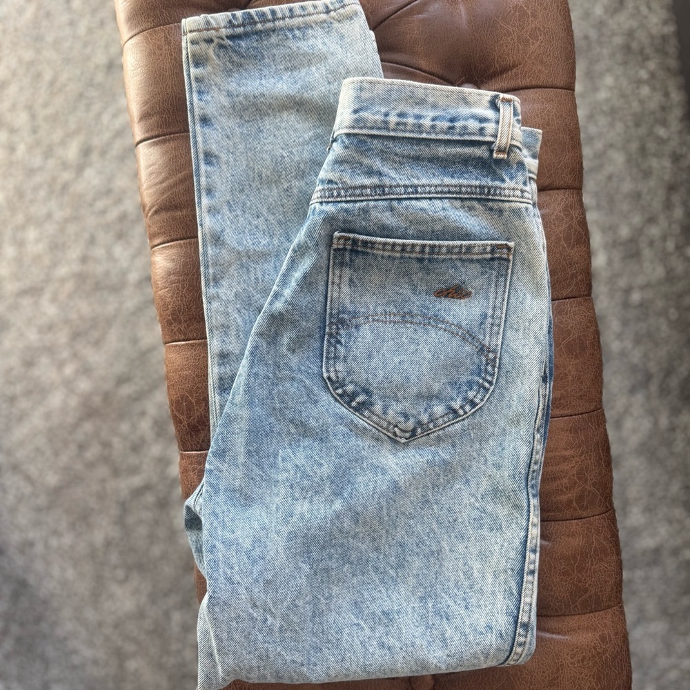 Vintage Chic High Rise Acid Wash Jeans – Made in USA – Size 11
